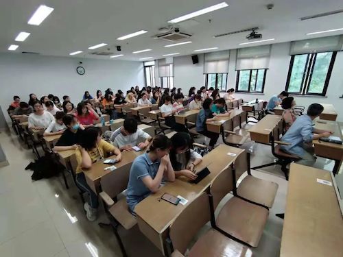 7.3朝鲜语系顺利举办2021年短学期见习动员大会暨第一届韩国语翻译大赛颁奖仪式 7.3朝鲜语系顺利举办2021年短学期见习动员大会暨第一届韩国语翻译大赛颁奖仪式